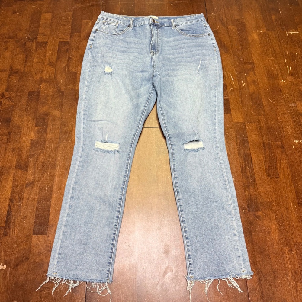 Oliver‎ Logan The Crosby Boyfriend Jeans Womens 34 Light Wash Distressed Raw Hem